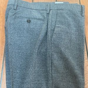 Banana Republic, Grey Wool Dress Trousers. Pleated, Pressed,Mens 34x32 worn 1x